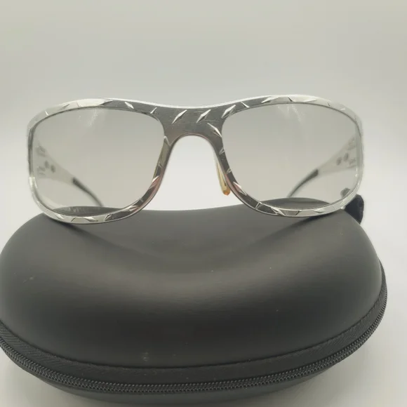 ICICLES Baggers Motorcycle Sunglasses with Diamond Chrome Frame - Picture 6 of 6